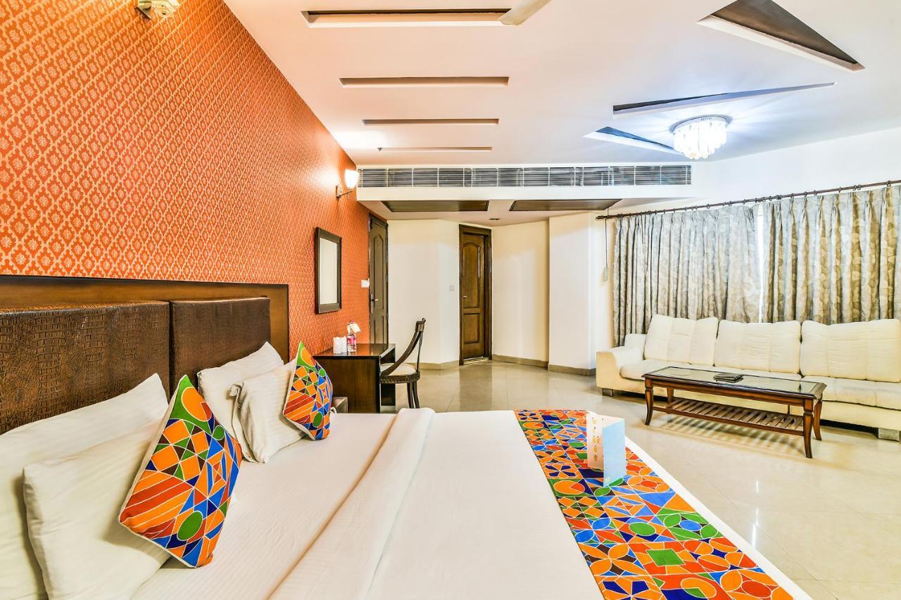 Hotel Alpine Tree Нью-Дели Экстерьер фото