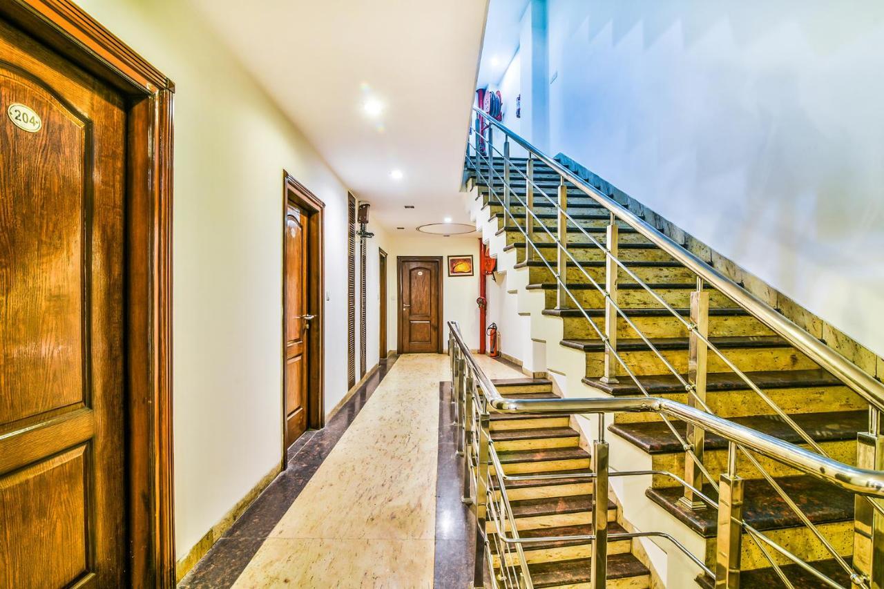 Hotel Alpine Tree Нью-Дели Экстерьер фото